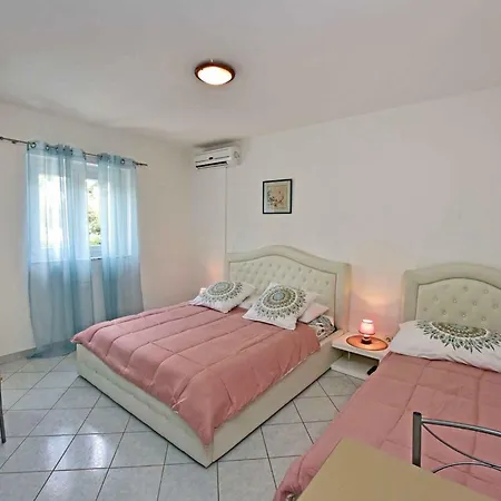 Apartment In Vranici/porec - Istrien 47130