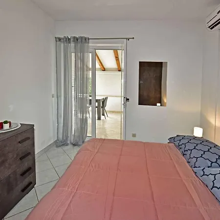 Apartment In Vranici/porec - Istrien 47130
